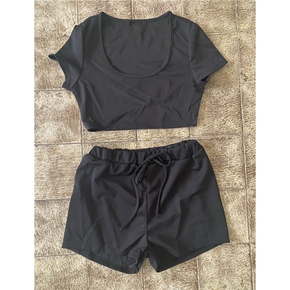 Short Set! - Picture 2 of 2